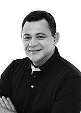 Dr. Alexandre Colares