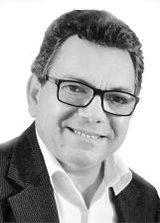 Elias Leal