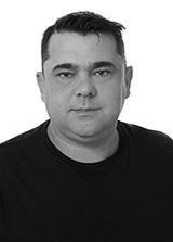 César