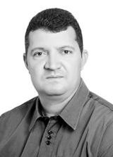 Edinho da Flor de Minas