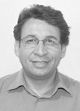 Professor Idelmino