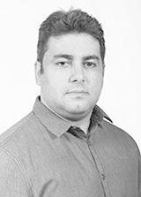 Dr. Alan Moura