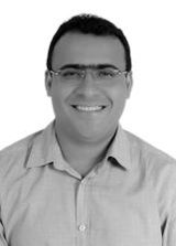 Dr. Lázaro