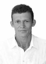 Professor Ze Carlos