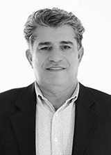 Carlos Flores