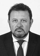 Dr Fernando