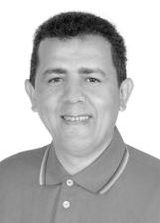 Elton Oreia