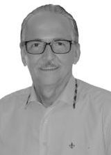Léo Quadros