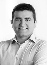 Dr. Thiago