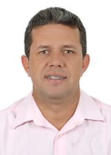 Professor Valdeir