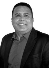 Dr Luis