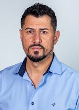 Efrain  Menezes
