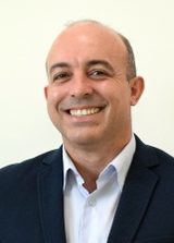 Professor Luciano Flores
