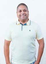 Adriano Prates