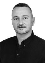 Professor Douglas Falçoni