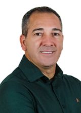 Professor Elvis Macário