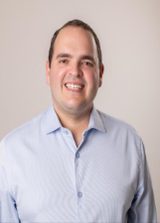 Dr Gustavo