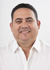 Douglas Lira
