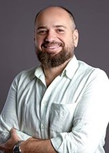Dr. André